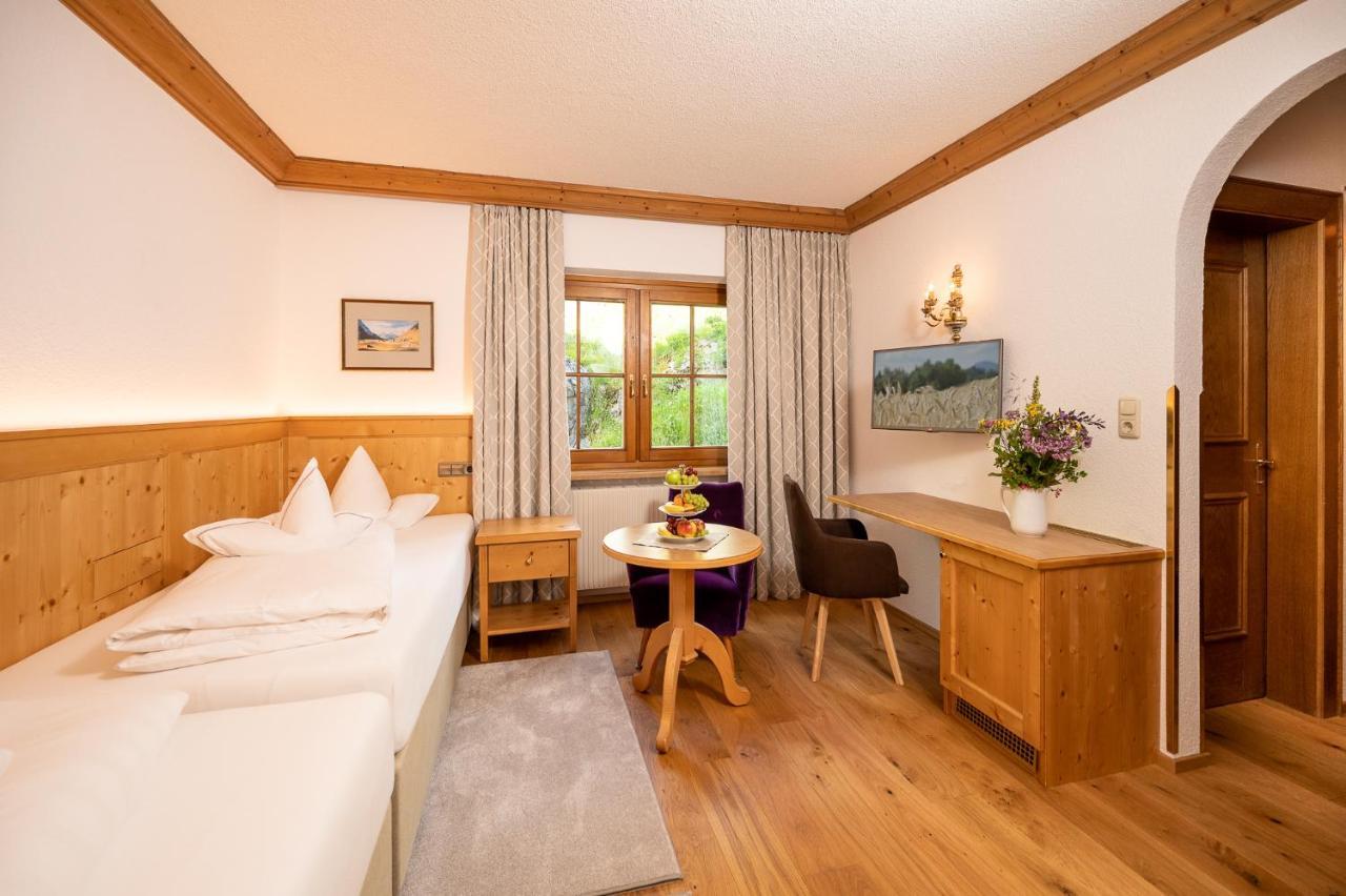 Hotel Enzian Zürs Buitenkant foto