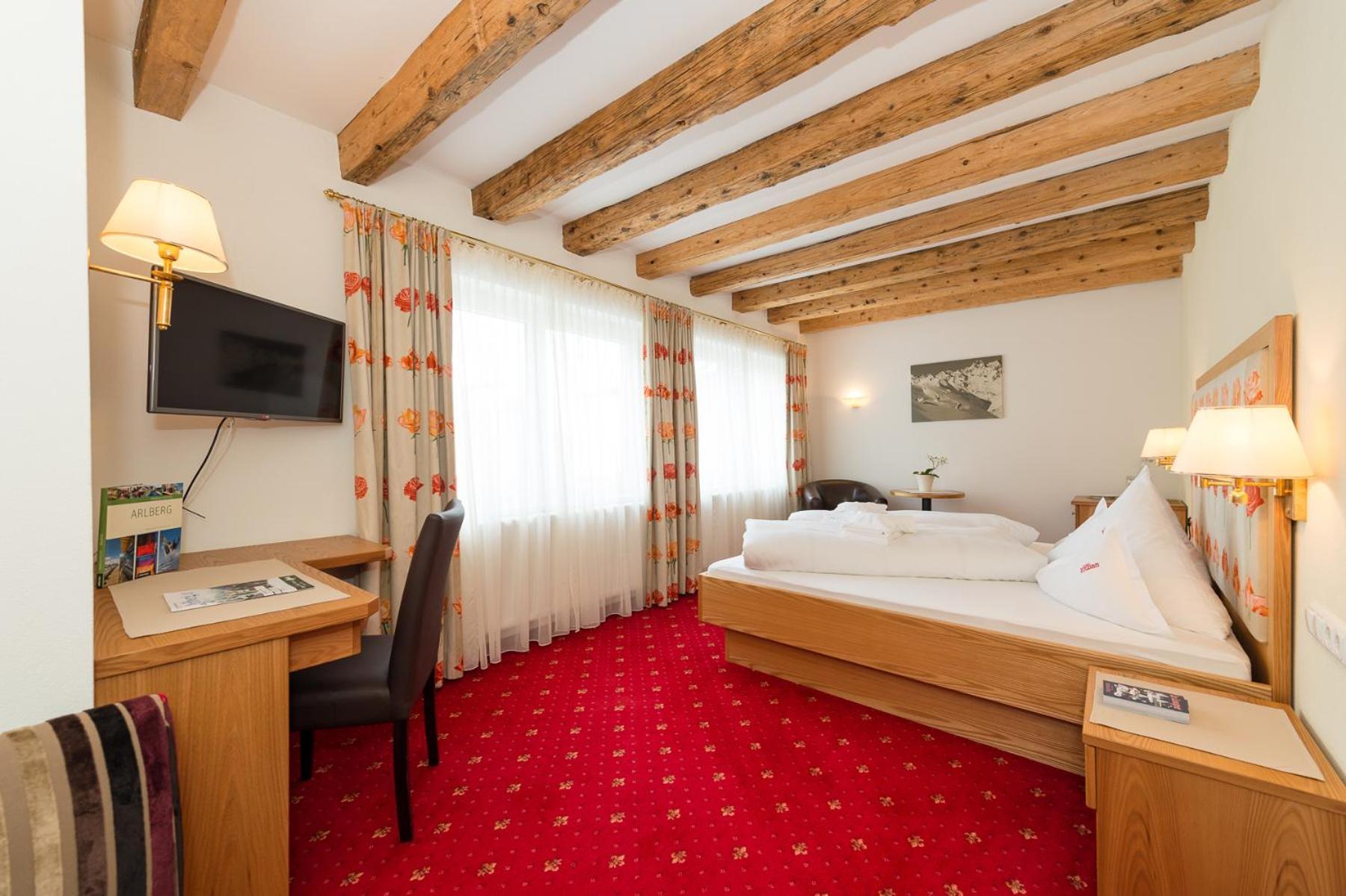 Hotel Enzian Zürs Buitenkant foto