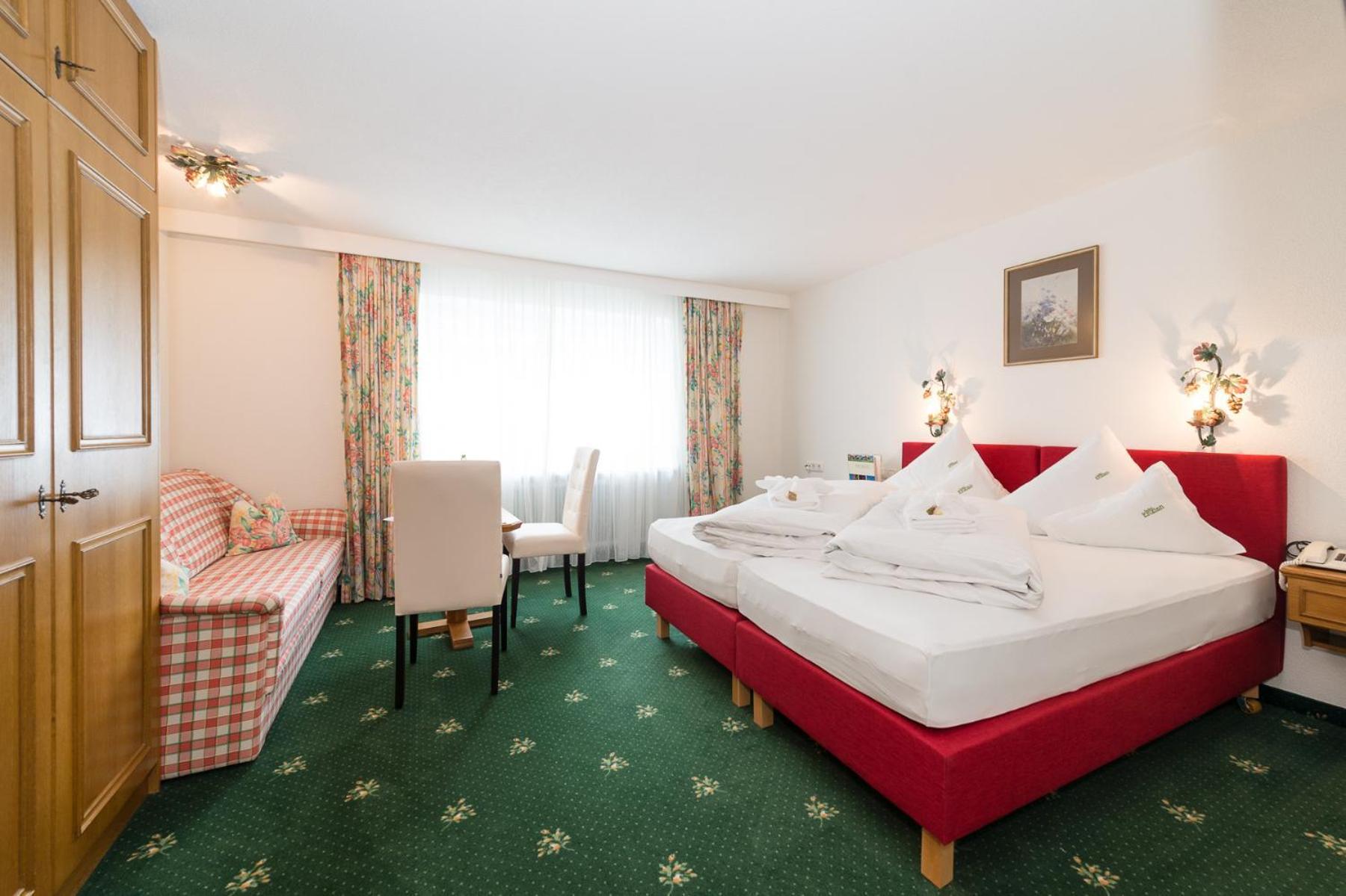 Hotel Enzian Zürs Buitenkant foto