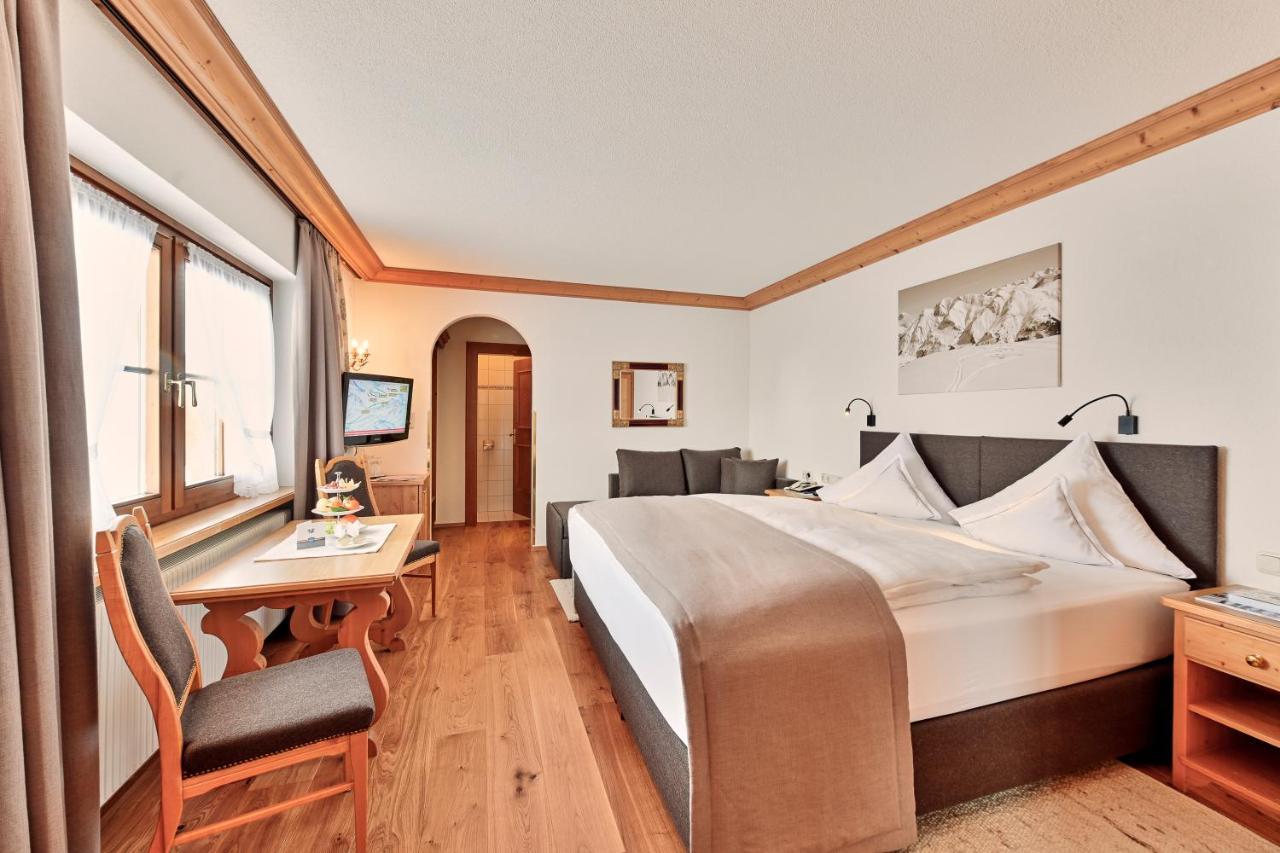 Hotel Enzian Zürs Buitenkant foto