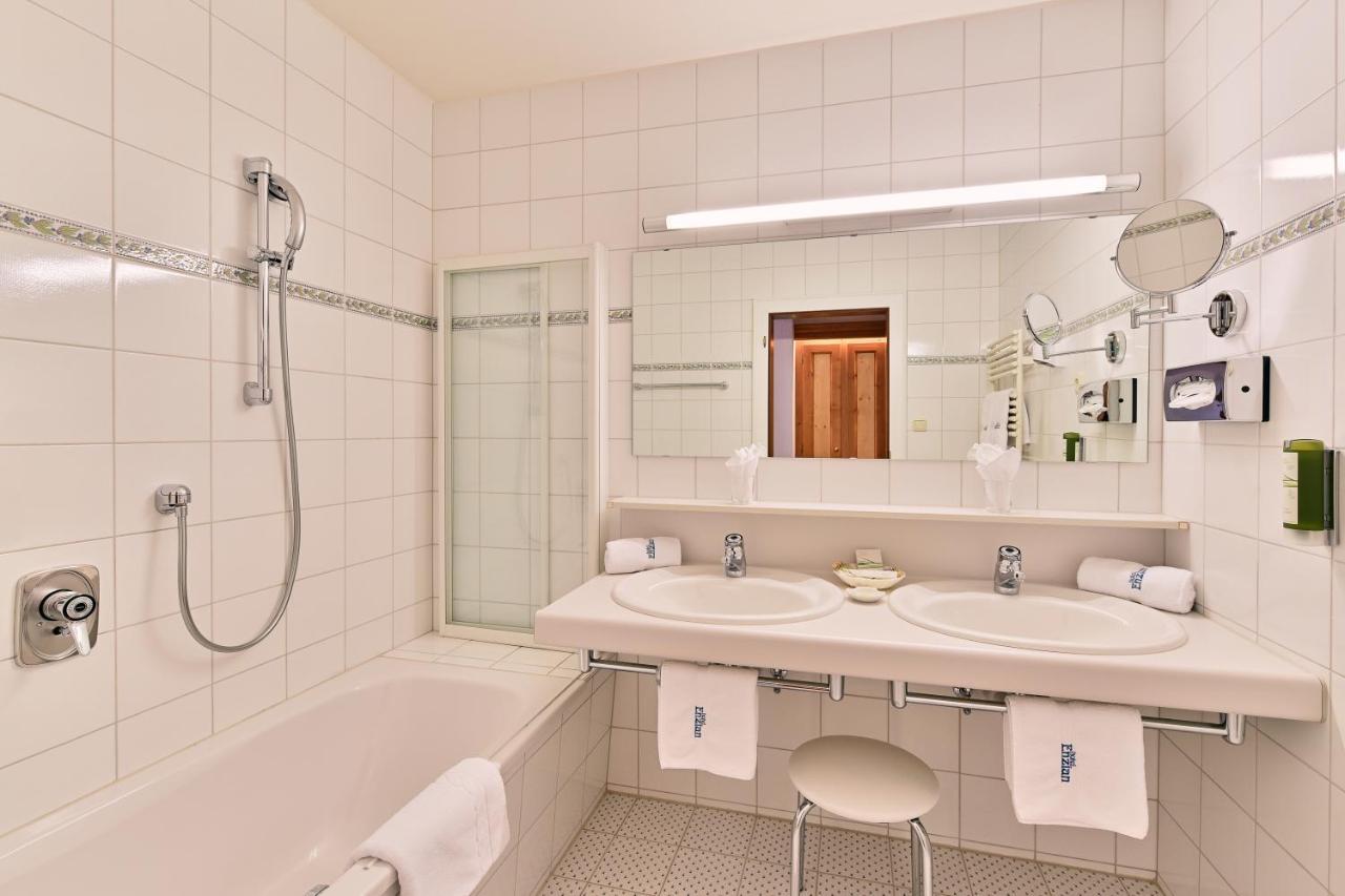Hotel Enzian Zürs Buitenkant foto